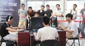 《战术对决！xiao8与Silent教练BP斗法，成赛后讨论热点》